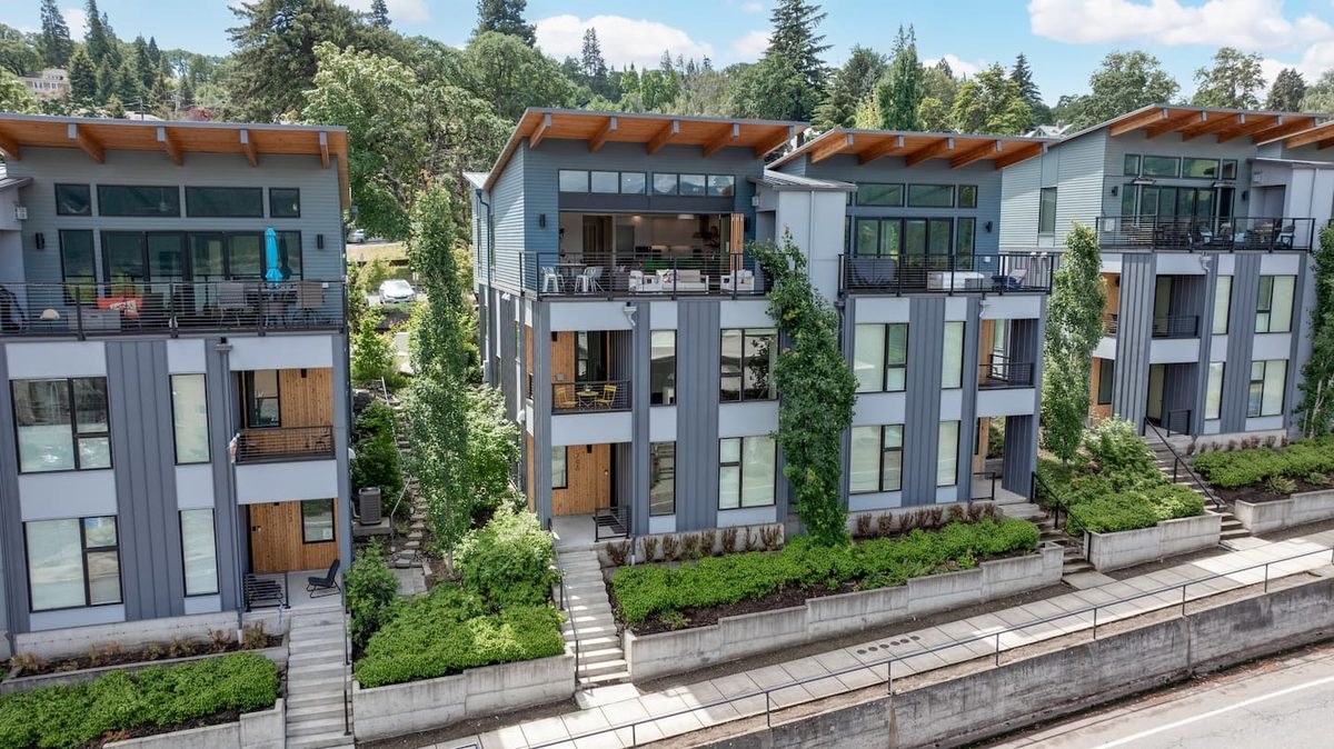 Cascadia Townhomes — Hood River, Oregon